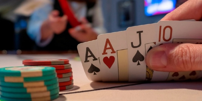 Người chơi cần hạn chế việc đánh quá nhiều hand trong poker đổi thưởng